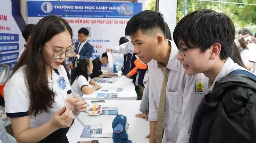 Nhiều trường đại học ở Hà Nội đã nhận hồ sơ xét tuyển năm 2025