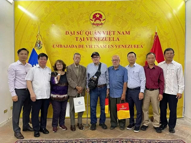 Tăng cường tình đoàn kết, hữu nghị giữa Việt Nam và Venezuela Tăng cường tình đoàn kết, hữu nghị giữa Việt Nam và Venezuela