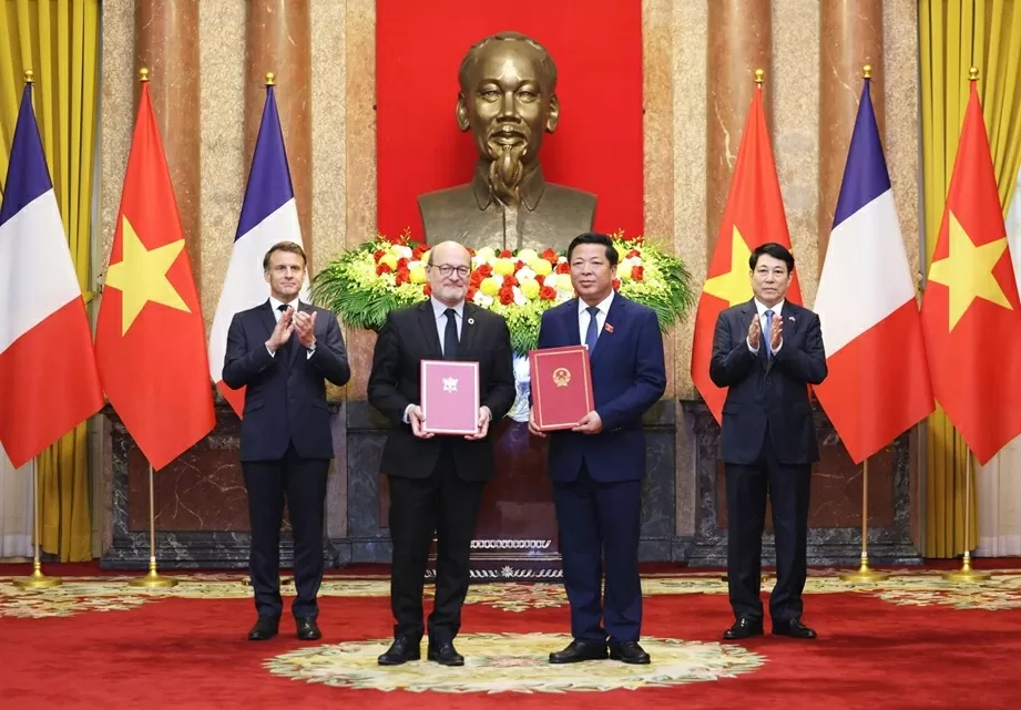 Việt Nam - Pháp thúc đẩy hợp tác trong lĩnh vực giao thông vận tải
