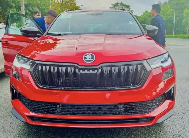 Skoda Karoq 2025 bản Sportline