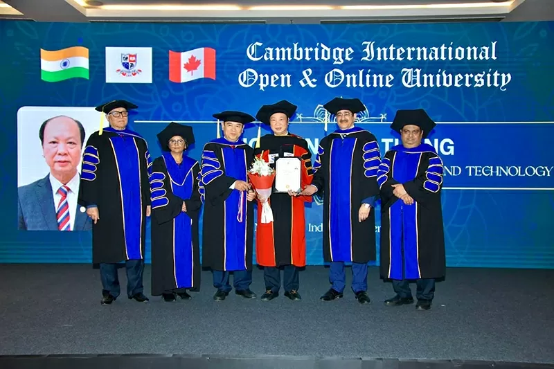 Doanh nhân Nguyễn Đình Thắng được vinh danh Tiến sỹ Khoa học Công nghệ danh dự Đại học Quốc tế Mở Canada & Giáo sư Kinh tế danh dự Đại học Quốc tế Hoa kỳ tại Diễn đàn Kinh tế và Công nghệ Toàn Cầu (New Delhi - India, 11/2023).