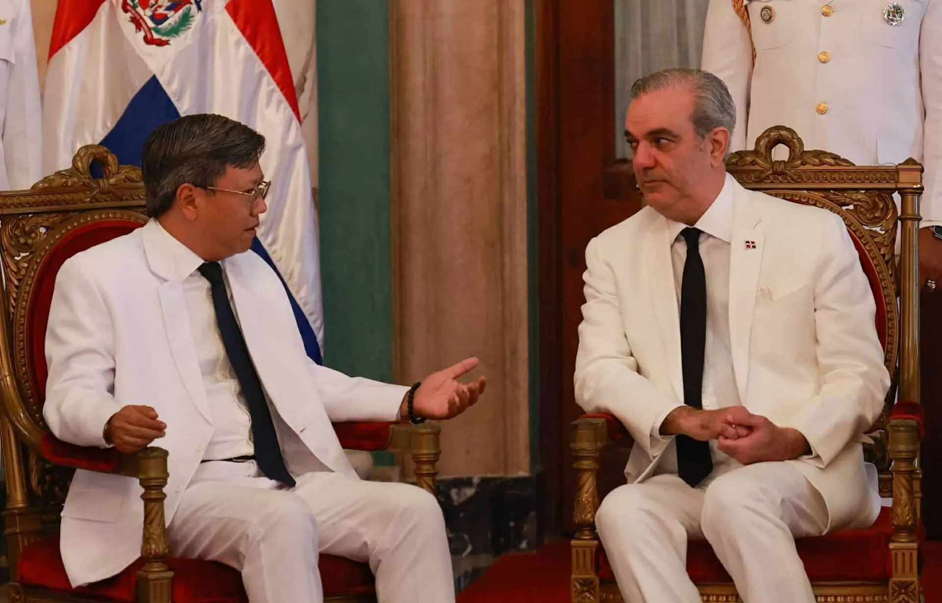 Đại sứ Lê Quang Long trình Thư ủy nhiệm lên Tổng thống Cộng hoà Dominica