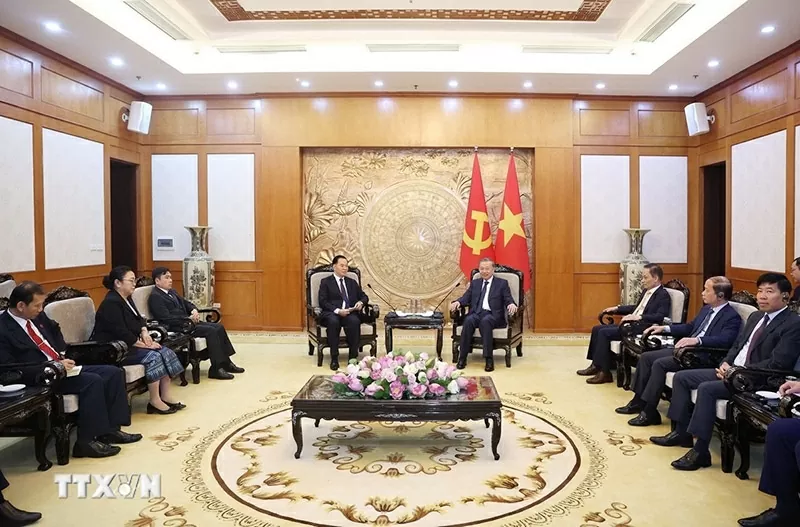 Tổng Bí thư Tô Lâm tiếp Chánh Văn phòng Trung ương Đảng Nhân dân cách mạng Lào Tổng Bí thư Tô Lâm tiếp Chánh Văn phòng Trung ương Đảng Nhân dân cách mạng Lào