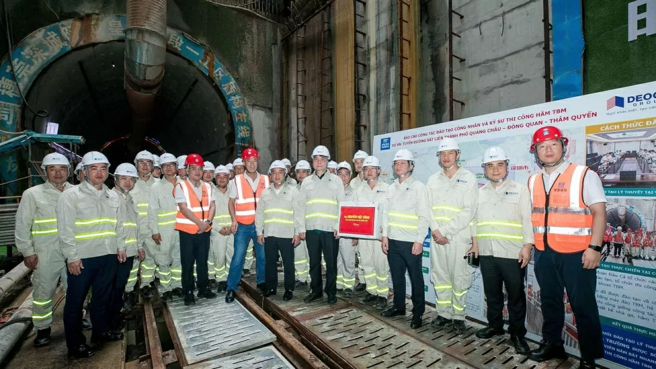 Thúc đẩy hợp tác thiết thực và hiệu quả giữa các doanh nghiệp Việt Nam-Trung Quốc trong lĩnh vực hạ tầng giao thông Thúc đẩy hợp tác thiết thực và hiệu quả giữa các doanh nghiệp Việt Nam-Trung Quốc trong lĩnh vực hạ tầng giao thông