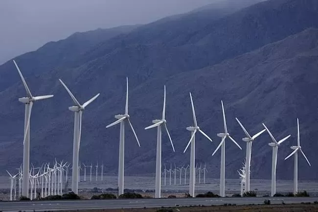 Các turbine gió tại Palm Springs, California (Mỹ) năm 2021. Ảnh: Reuters Các turbine gió tại Palm Springs, California (Mỹ) năm 2021. Ảnh: Reuters