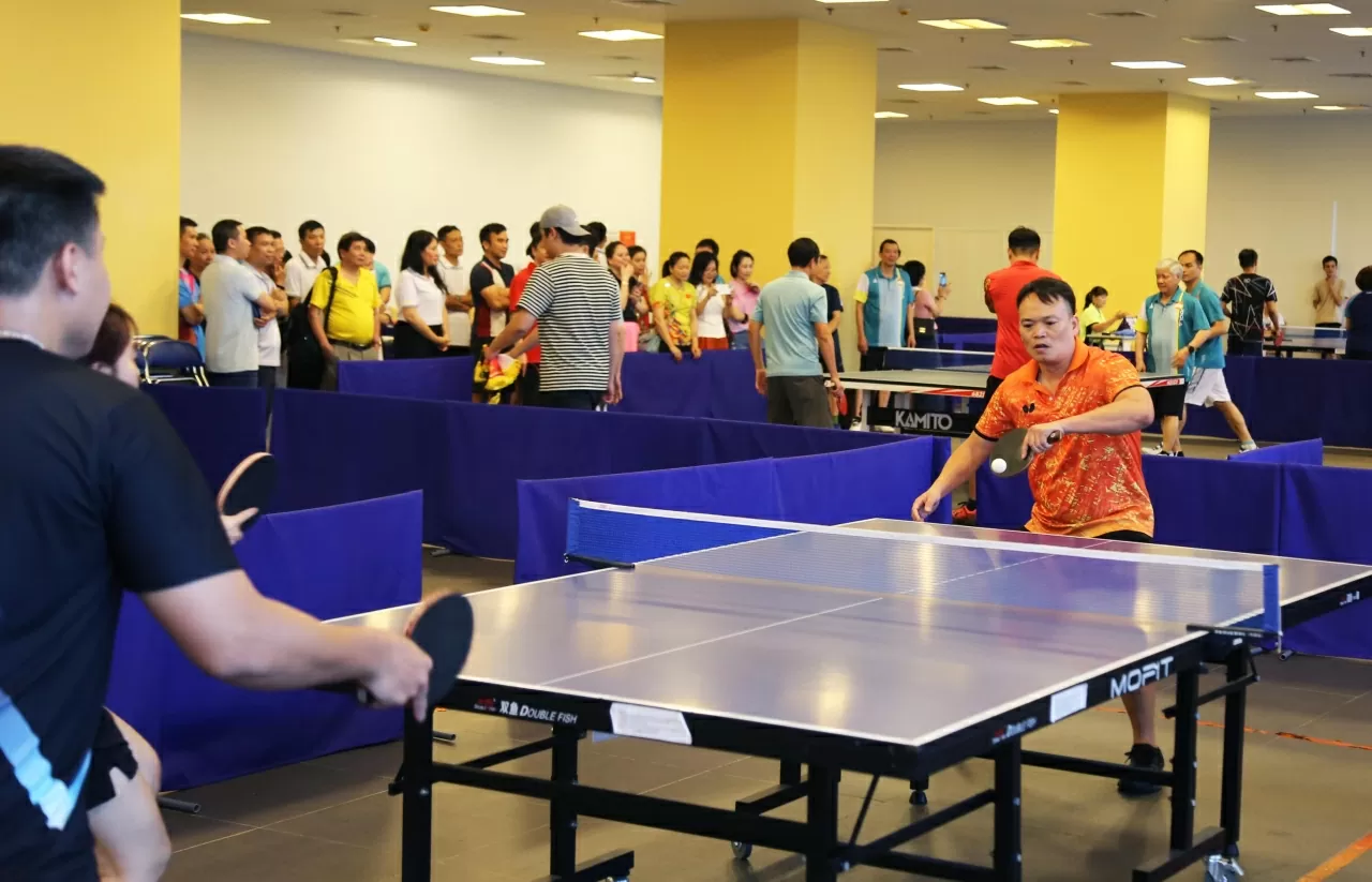 Giải Giao lưu bóng bàn là cơ hội để cọ sát, học hỏi, tăng cường tình đoàn kết, gắn bó, thêm niềm vui, phẩn khởi trong lao động để tiếp tục hoàn thành xuất sắc các nhiệm vụ được giao trong thời gian tới. (Ảnh: Thành Long)