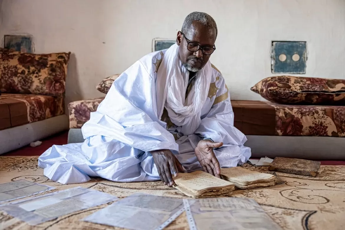 Báo động công tác bảo tồn di sản bản thảo trước đe dọa sa mạc hóa ở Oualata, Mauritanie Báo động công tác bảo tồn di sản bản thảo trước đe dọa sa mạc hóa ở Oualata, Mauritanie