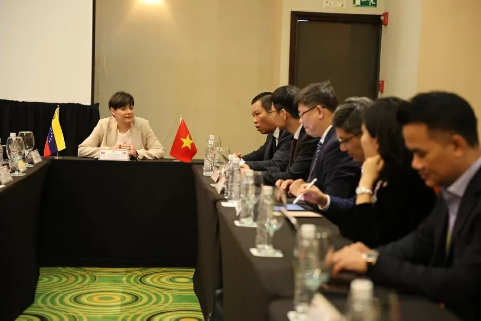 Phó Tổng thống, Bộ trưởng KHCN Gabriela Jimenez tiếp đoàn BỘ KHCN.