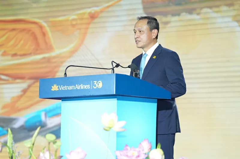 Vietnam Airlines vinh dự đón nhận Bằng khen Thủ tướng Chính phủ nhân dịp 30 năm thành lập