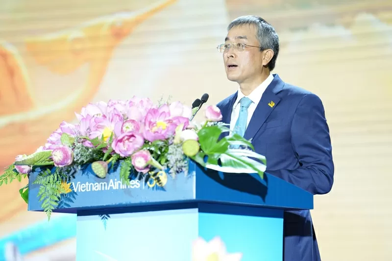 Vietnam Airlines vinh dự đón nhận Bằng khen Thủ tướng Chính phủ nhân dịp 30 năm thành lập