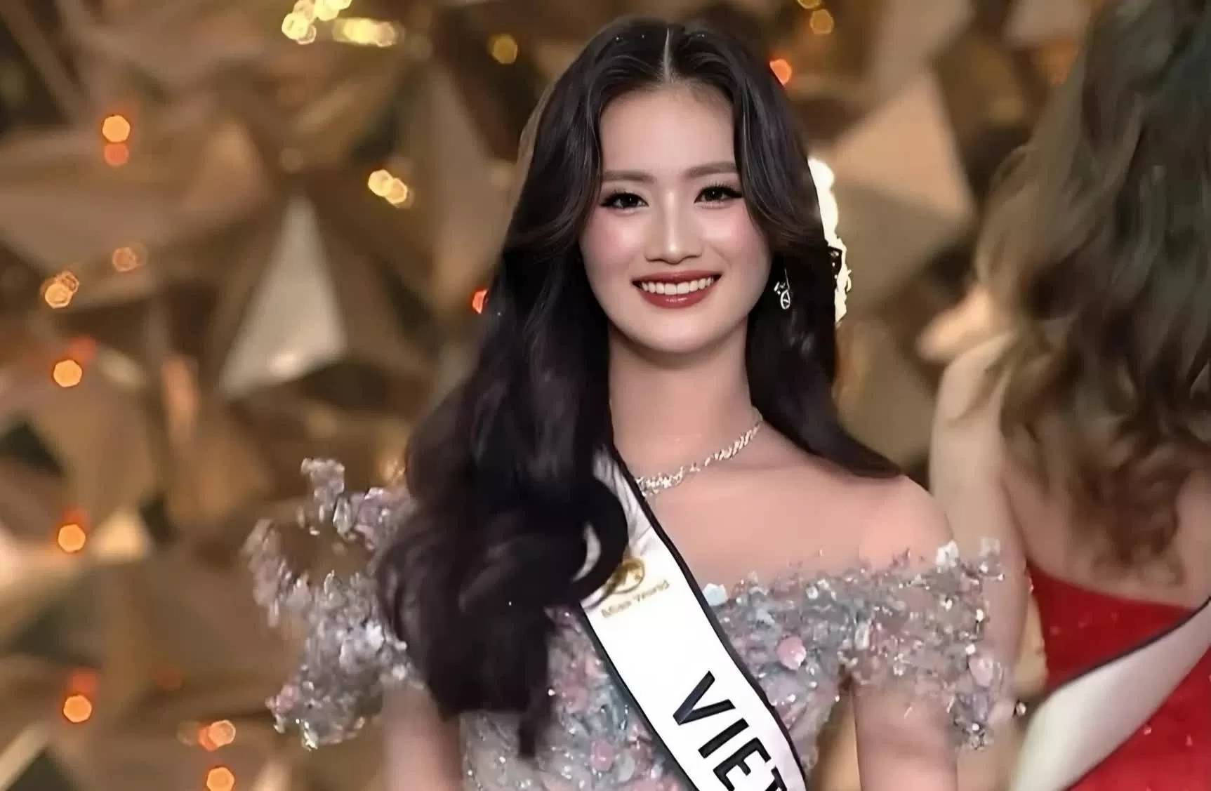 Ý Nhi dừng ở top 40 Miss World: Dù tiếc nuối, nhưng là cột mốc đáng trân trọng