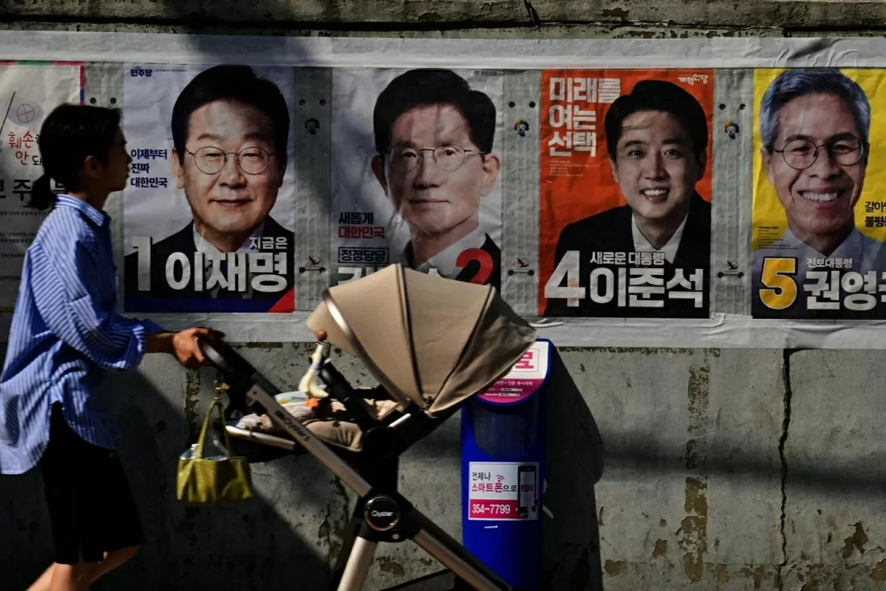 Hàn Quốc: Tỷ lệ cử tri đi bầu cao kỷ lục, cuộc đua vào Nhà Xanh ngày càng nóng
