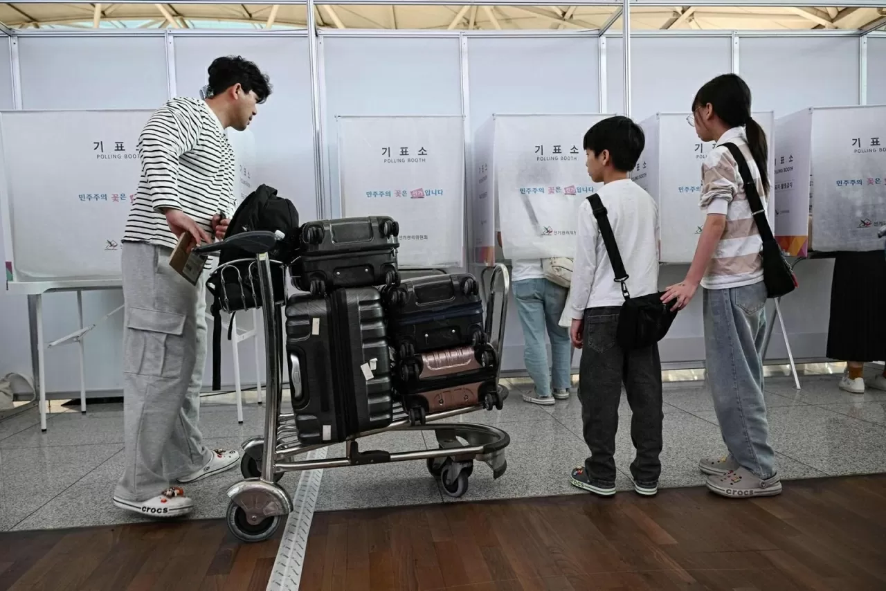 Hàn Quốc: Tỷ lệ cử tri đi bầu cao kỷ lục, cuộc đua vào Nhà Xanh ngày càng nóng Hàn Quốc: Tỷ lệ cử tri đi bầu cao kỷ lục, cuộc đua vào Nhà Xanh ngày càng nóng