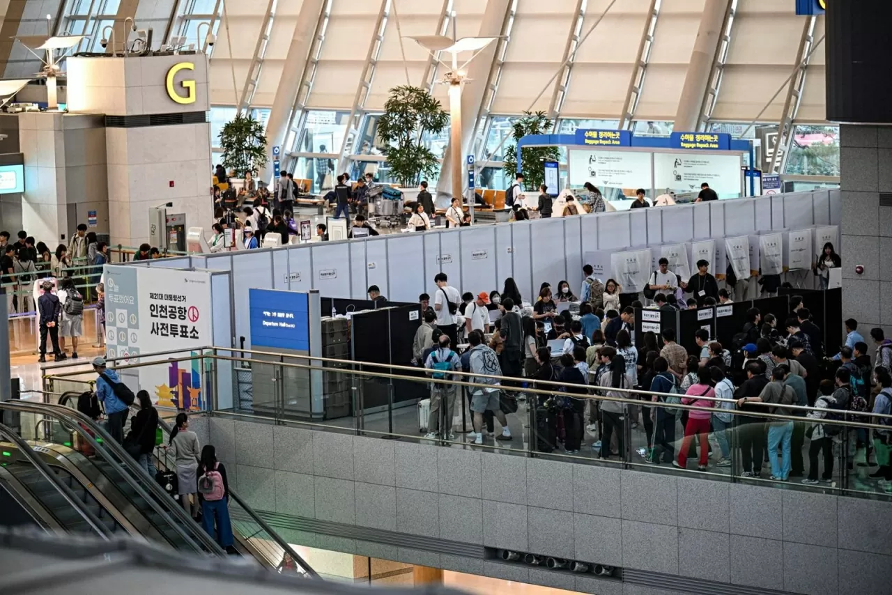 Hàn Quốc: Tỷ lệ cử tri đi bầu cao kỷ lục, cuộc đua vào Nhà Xanh ngày càng nóng Hàn Quốc: Tỷ lệ cử tri đi bầu cao kỷ lục, cuộc đua vào Nhà Xanh ngày càng nóng