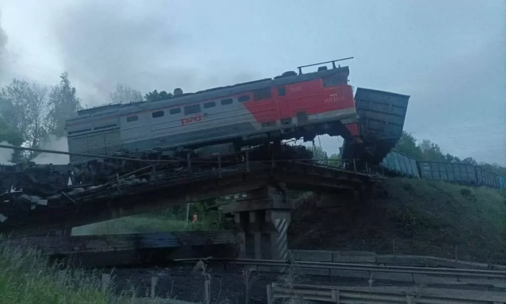 Nga chính thức công bố nguyên nhân sập cầu đường sắt ở Nga gây nhiều thương vong Nga công bố nguyên nhân sập cầu đường sắt khiến nhiều người thương vong