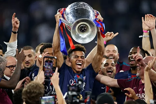 Được UEFA vinh danh, Dembele sáng cửa giành Qủa bóng vàng