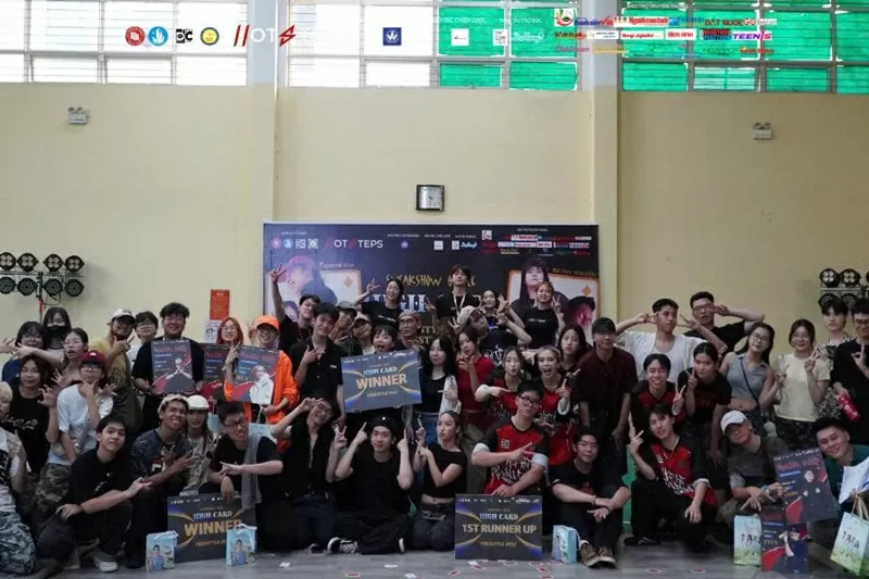 (Ảnh tập thể các đội thi) (Ảnh tập thể các đội thi)