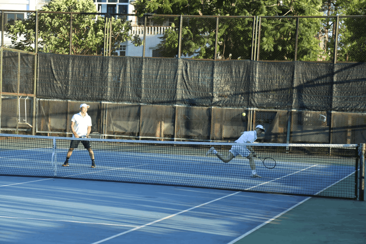 Cặp đôi Việt Hà-Minh Tiến thể hiện kỹ thuật và sự chuẩn xác trên từng đường đánh.