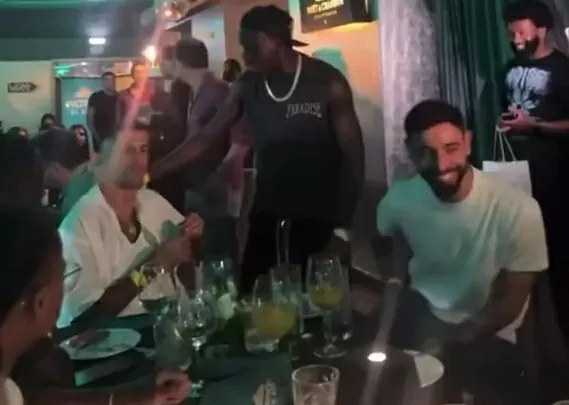 Thêm dấu hiệu tiền vệ Fernandes sắp đến Trung Đông Thêm dấu hiệu tiền vệ Fernandes sắp đến Trung Đông