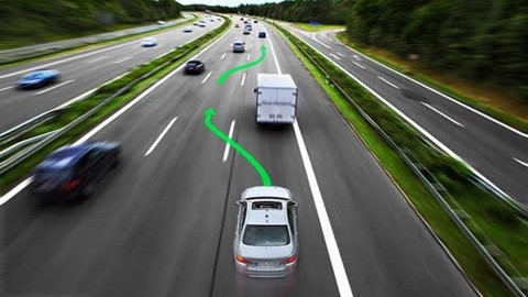 Quy định về vượt xe và nhường đường cho xe xin vượt 2025