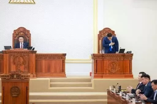 Lần đầu tiên trong lịch sử Mông Cổ, một thủ tướng trải qua cuộc bỏ phiếu tín nhiệm, kết quả cay đắng