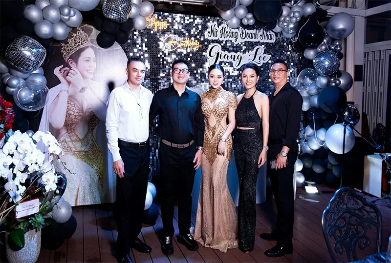 Giang Lee và những đối tác, khách hàng thân thiết.