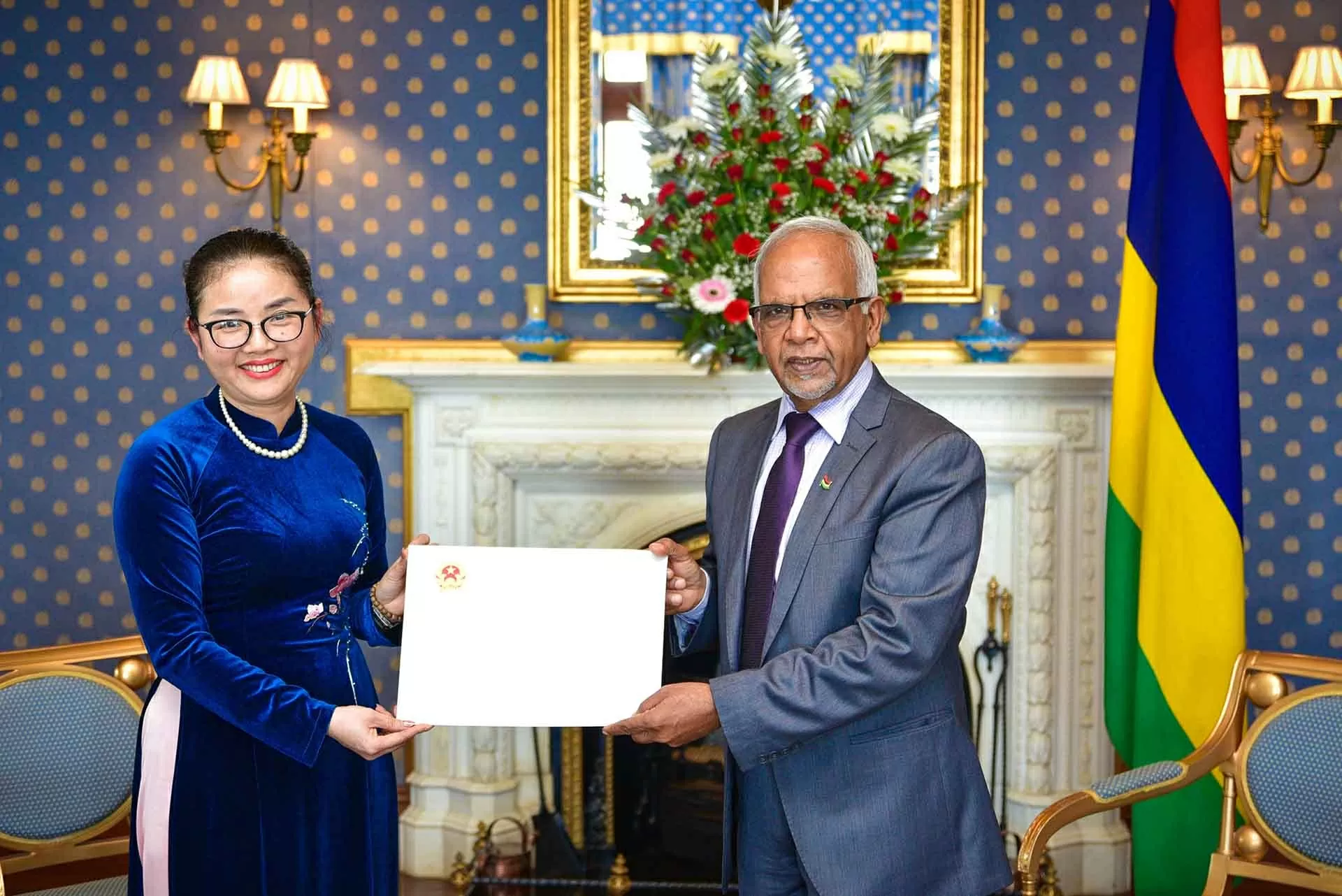 Đại sứ Trần Thị Thu Thìn trình Thư ủy nhiệm lên Tổng thống Cộng hòa Mauritius