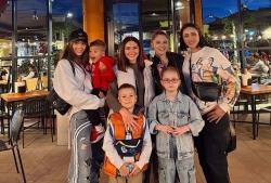 Vợ thủ môn Bùi Tiến Dũng đưa con trai nhỏ về thăm gia đình ở Ukraine