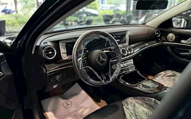 Nội thất của Mercedes-Benz E-Class Nội thất của Mercedes-Benz E-Class