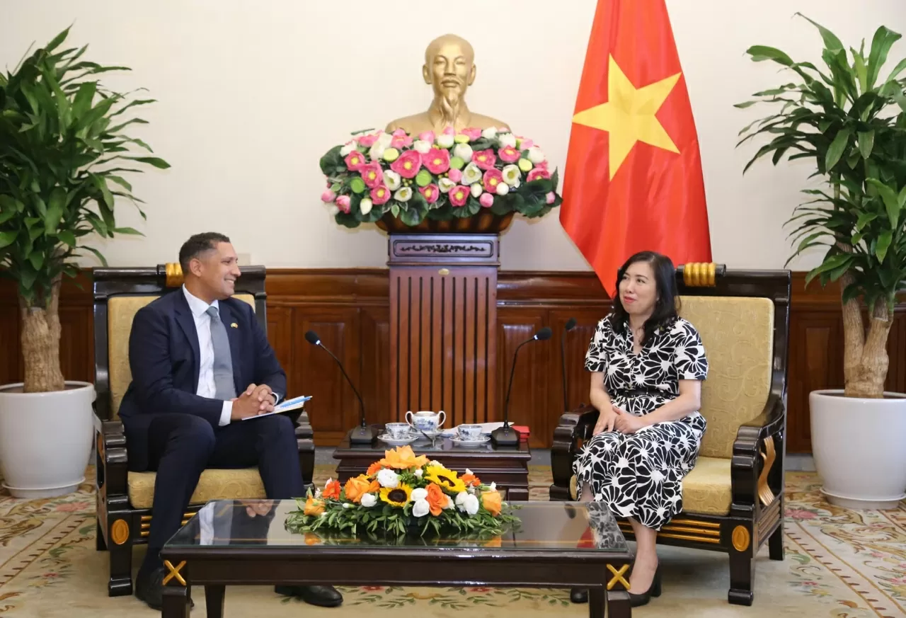 Thứ trưởng Lê Thị Thu Hằng cho biết luôn trân trọng những tình cảm và sự giúp đỡ quý báu nhân dân Việt Nam mà Thụy Điển đã dành cho Việt Nam trong công cuộc đấu tranh giành độc lập. (Ảnh: Thành Long) Thứ trưởng Lê Thị Thu Hằng cho biết luôn trân trọng những tình cảm và sự giúp đỡ quý báu nhân dân Việt Nam mà Thụy Điển đã dành cho Việt Nam trong công cuộc đấu tranh giành độc lập. (Ảnh: Thành Long)