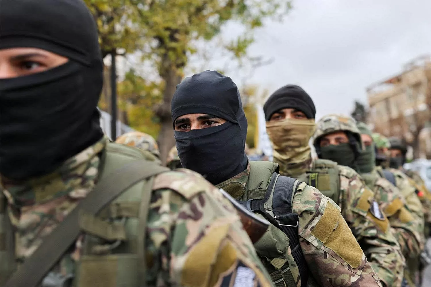 Mỹ rút quân ở Đông Syria, 'bật đèn xanh' để Damascus đưa hàng nghìn chiến binh thánh chiến nước ngoài vào quân đội quốc gia Mỹ rút quân ở Đông Syria, 'bật đèn xanh' để Damascus đưa hàng nghìn chiến binh thánh chiến nước ngoài vào quân đội quốc gia