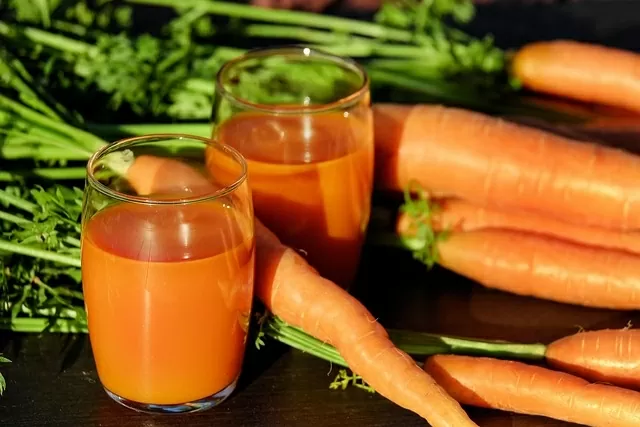 Năm loại nước ép củ quả chống nắng từ bên trong