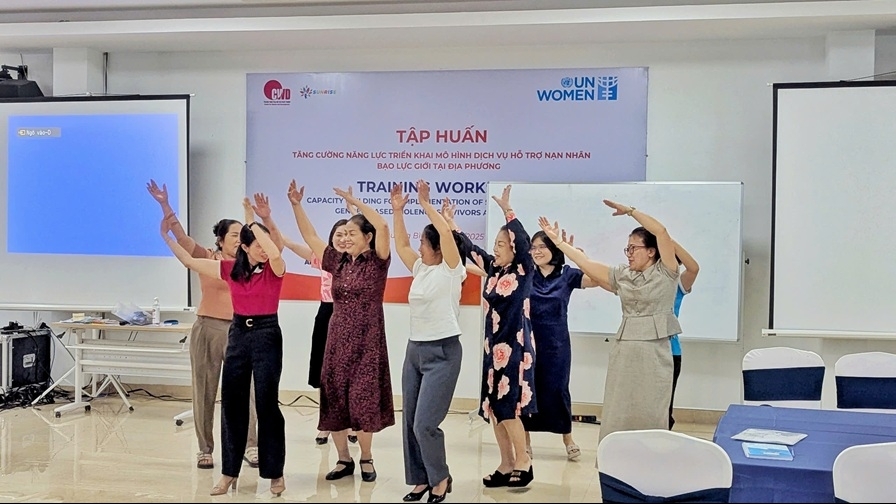 Tăng cường năng lực triển khai mô hình dịch vụ hỗ trợ nạn nhân bạo lực giới tại địa phương