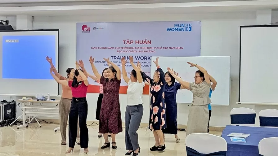 Tập huấn về bạo lực trên cơ sở giới Tập huấn về bạo lực trên cơ sở giới