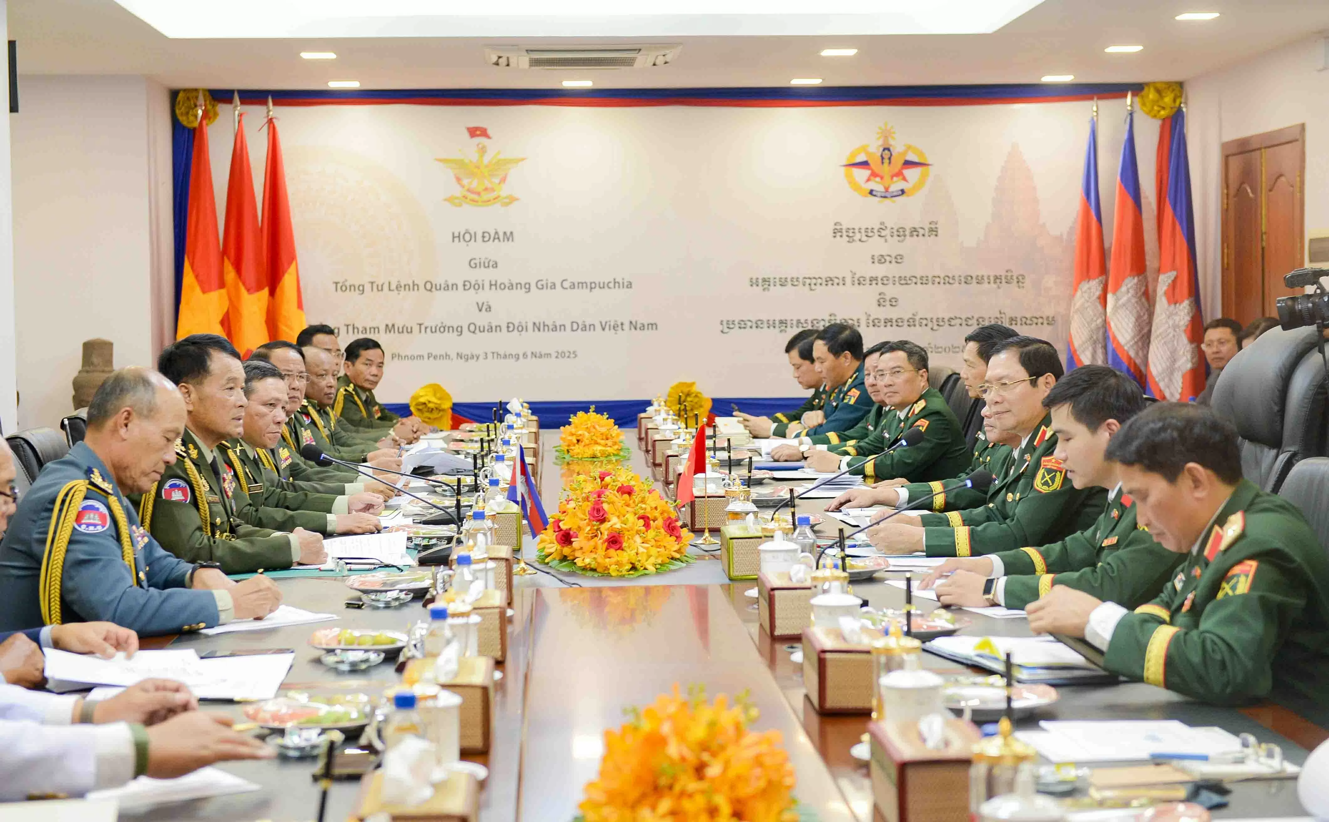 Quân đội Việt Nam-Campuchia: Tăng cường đấu tranh hiệu quả các loại tội phạm qua biên giới Quân đội Việt Nam-Campuchia: Tăng cường đấu tranh hiệu quả các loại tội phạm qua biên giới