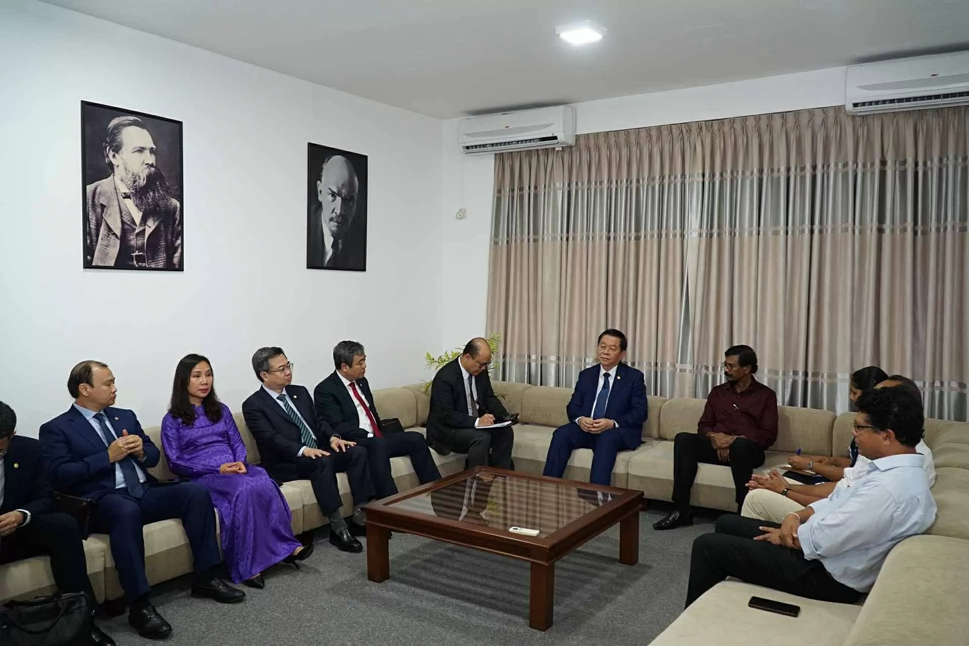 Sri Lanka muốn học hỏi kinh nghiệm của Việt Nam trong thu hút đầu tư trực tiếp nước ngoài