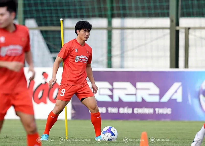 Công Phượng bất đắc dĩ chia tay đội tuyển Việt Nam