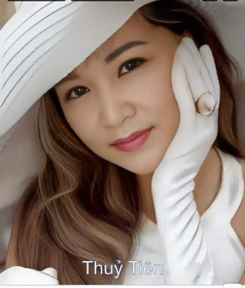 Từ một cửa hàng nhỏ đến thương hiệu uy tín - Hành trình hơn 20 năm gắn bó và cống hiến của nữ CEO đầy bản lĩnh.