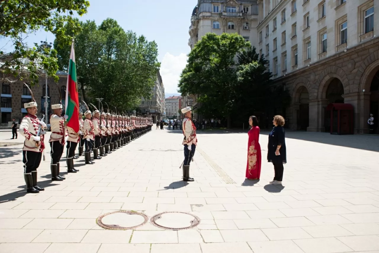 Đại sứ Nguyễn Thị Minh Nguyệt trình Thư ủy nhiệm lên Tổng thống Bulgaria Đại sứ Nguyễn Thị Minh Nguyệt trình Thư ủy nhiệm lên Tổng thống Bulgaria