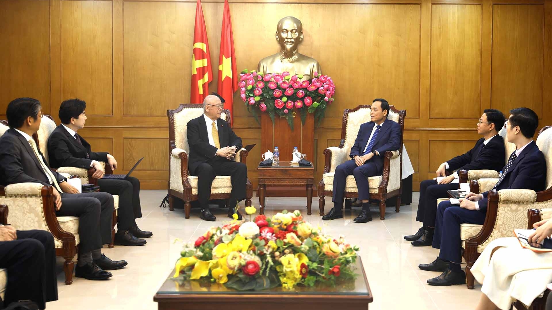 Trưởng ban Chính sách, chiến lược Trung ương tiếp Cố vấn đặc biệt Liên minh nghị sĩ hữu nghị Nhật-Việt