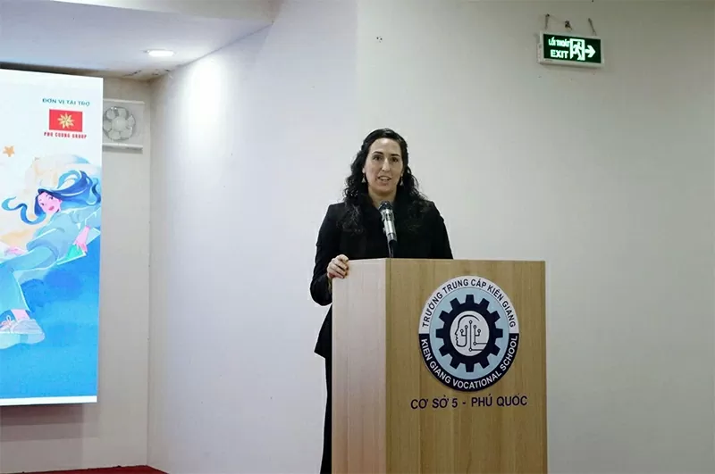 Đại diện Khan Academy chia sẻ tại Ngày hội Toán học Mở 2025.