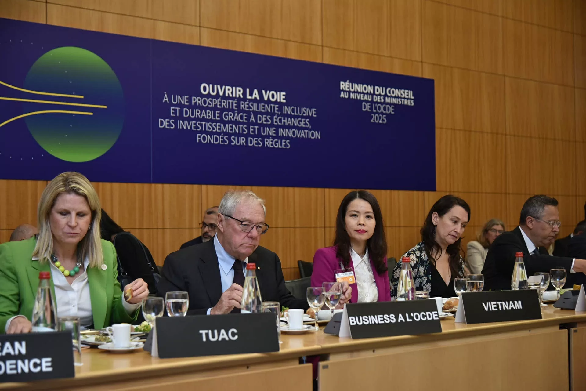 Việt Nam có nhiều đóng góp quan trọng, tích cực vào thành công chung của Hội nghị Hội đồng Bộ trưởng OECD năm 2025