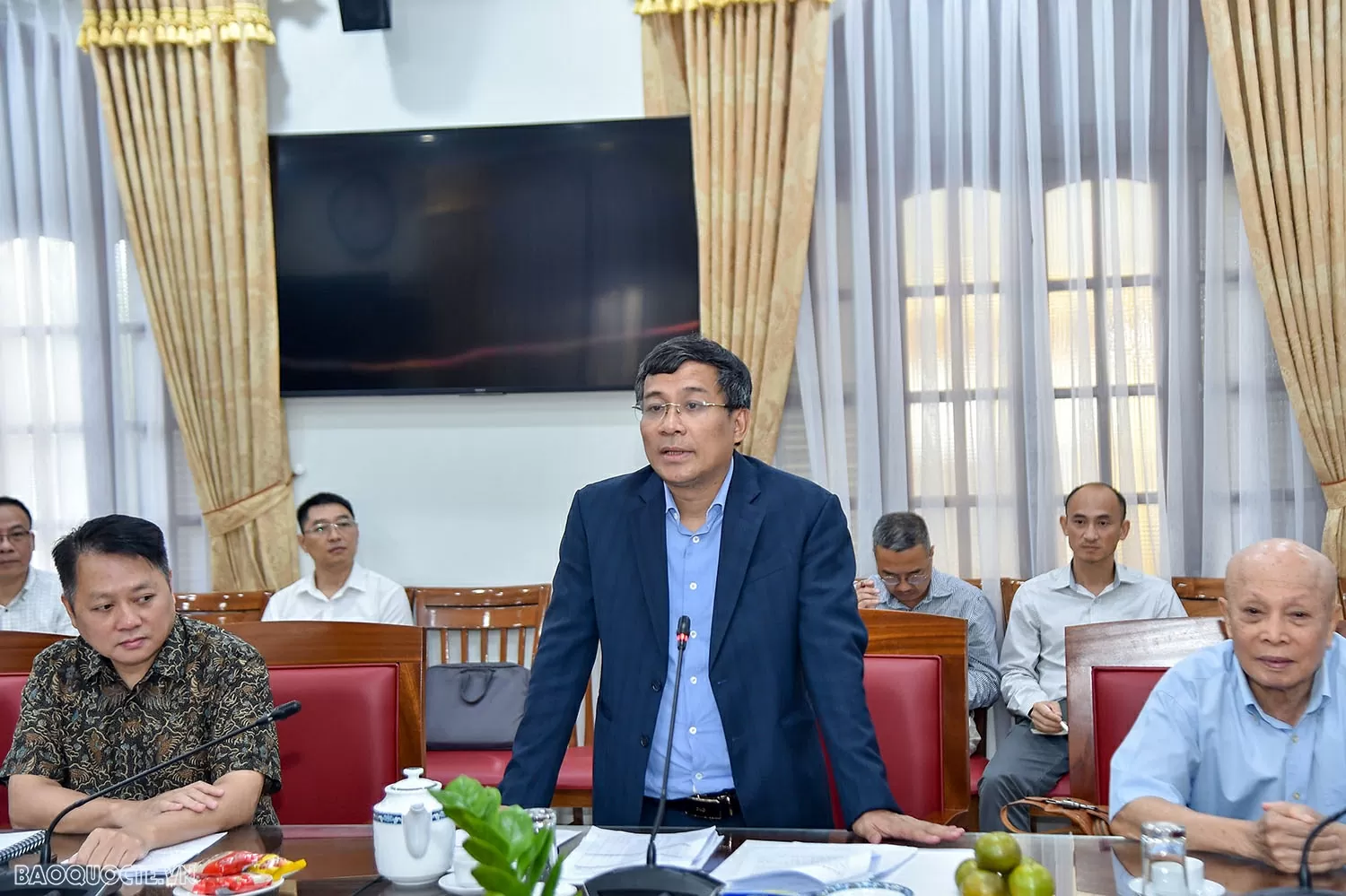 Thứ trưởng Thường trực Nguyễn Minh Vũ gặp mặt cán bộ hưu trí Ban Đối ngoại Trung ương, chào mừng gia nhập mái nhà chung Bộ Ngoại giao Bộ Ngoại giao gặp mặt cán bộ hưu trí Ban Đối ngoại Trung ương