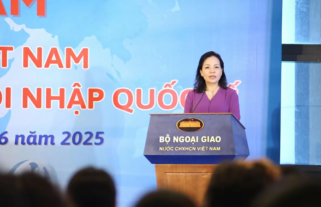 Tiến sĩ Ngô Phương Lan đã có những chia sẻ cởi mở và sâu sắc cảm nhận về các các tác phẩm điện ảnh tiêu biểu của Việt Nam.