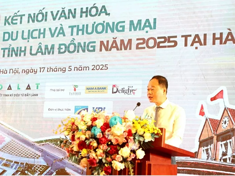 Chủ tịch UBND tỉnh Lâm Đồng Trần Hồng Thái phát biểu tại Diễn đàn Chủ tịch UBND tỉnh Lâm Đồng Trần Hồng Thái phát biểu tại Diễn đàn