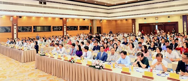 Các đại biểu tham dự diễn đàn