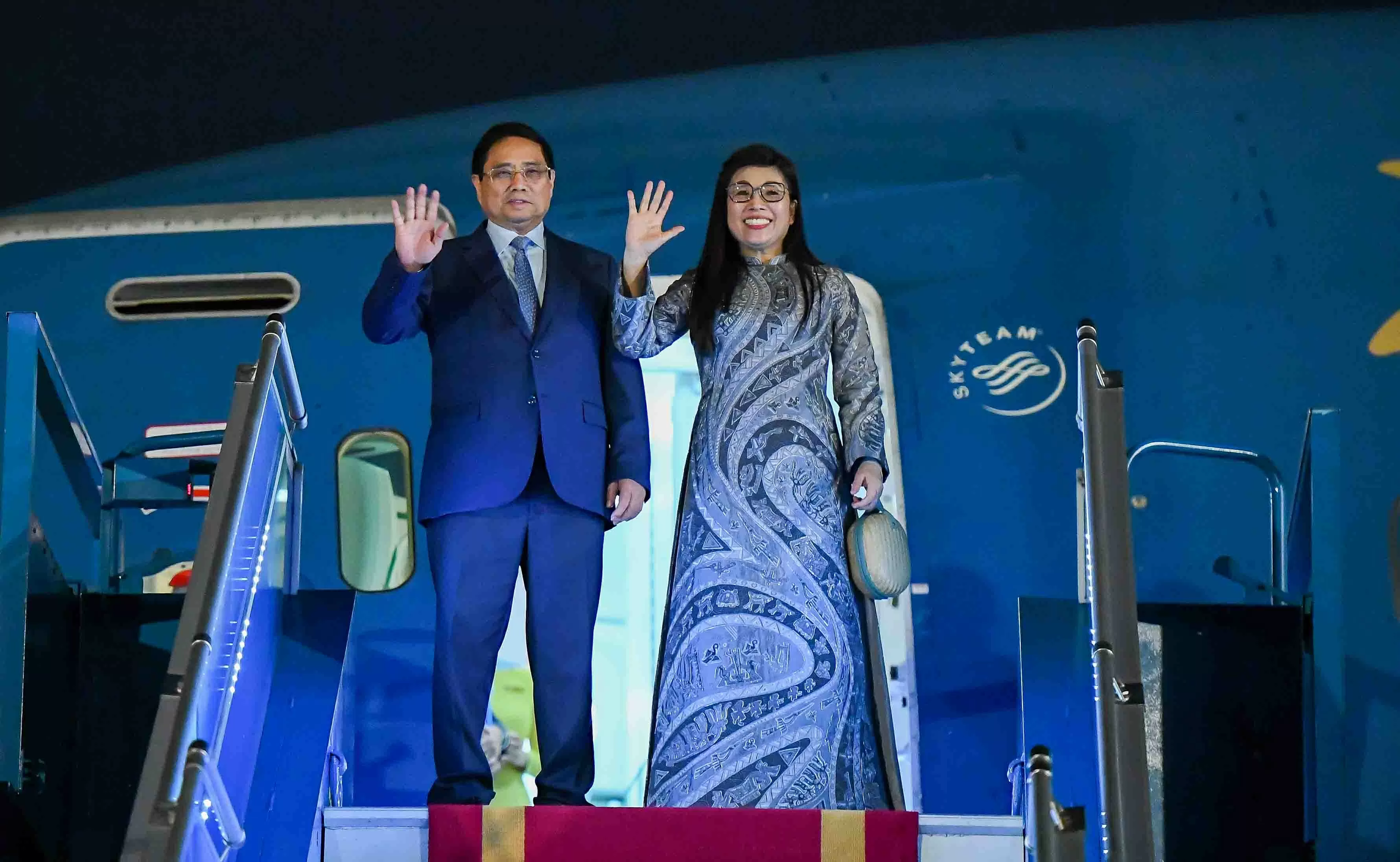 Thủ tướng Phạm Minh Chính và Phu nhân rời Hà Nội, bắt đầu chuyến công tác tại Estonia, Pháp và Thuỵ Điển Thủ tướng Phạm Minh Chính và Phu nhân rời Hà Nội, bắt đầu chuyến công tác tại Estonia, Pháp và Thuỵ Điển