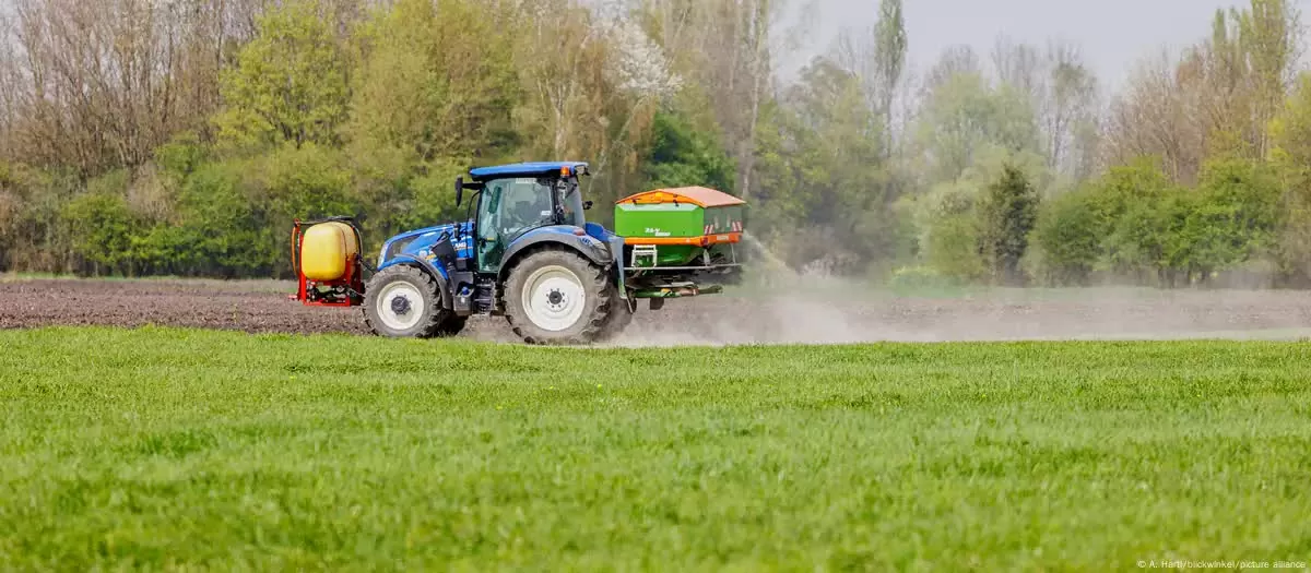 Nông dân châu Âu ngày càng phụ thuộc vào phân bón của Nga. (Nguồn: DW)