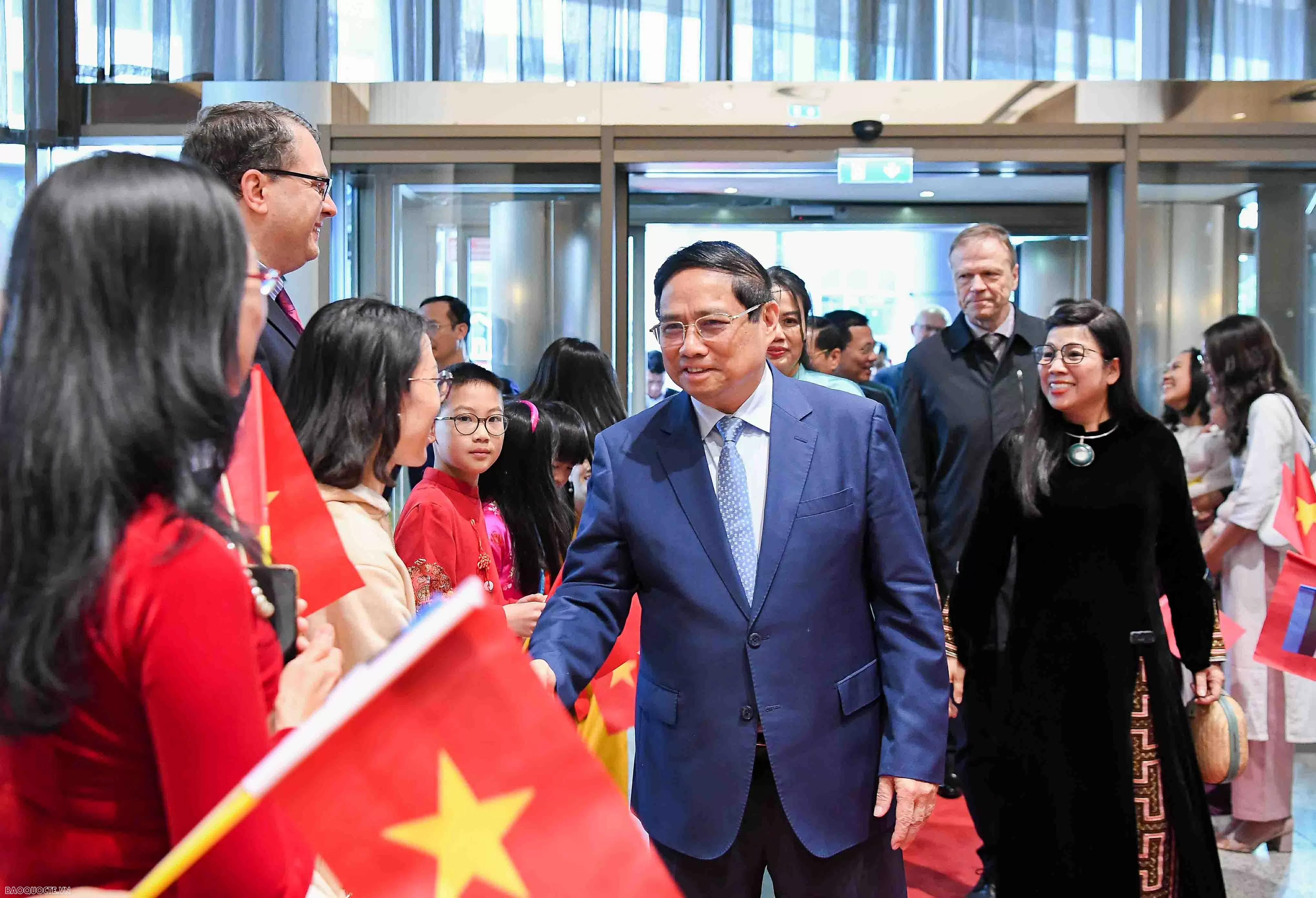 Thủ tướng Phạm Minh Chính và Phu nhân đến Tallinn, bắt đầu thăm chính thức Estonia