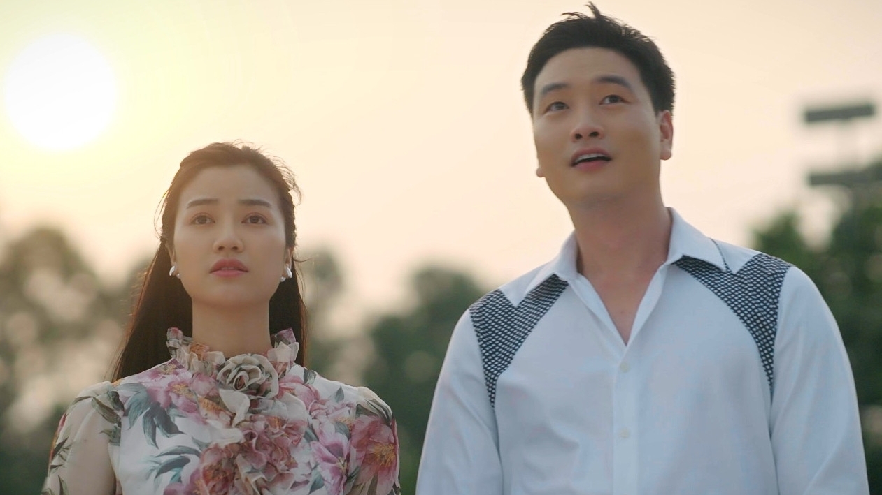 Cầu vồng ở phía chân trời tập 1: Tuấn - Oanh xích mích vì chỗ đỗ xe